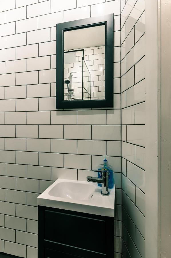 Writer'S Apartment Единбург Екстер'єр фото
