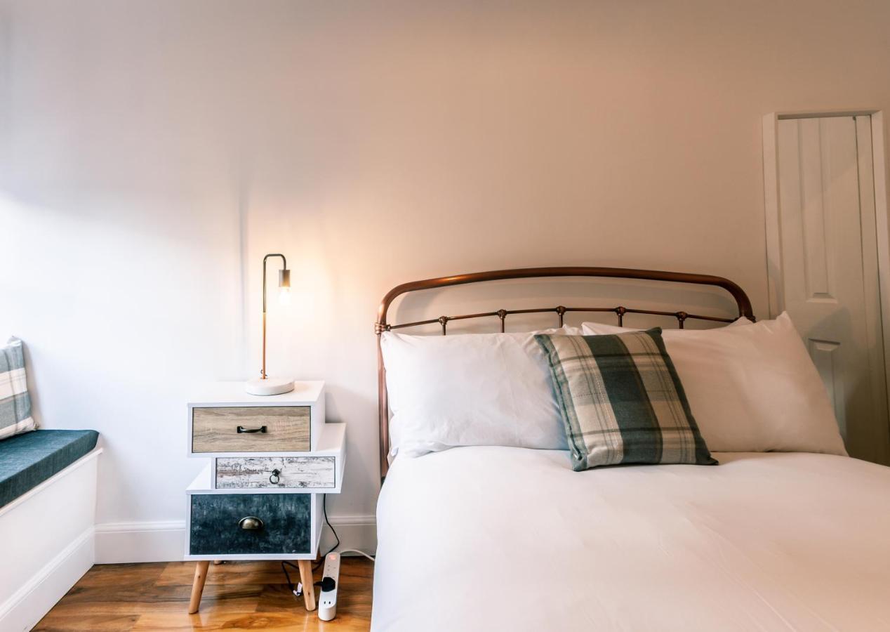 Writer'S Apartment Единбург Екстер'єр фото